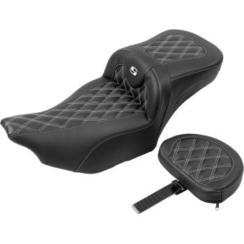 SADDLEMEN Roadsofa™ Extended Reach Seat - with Backrest - Lattice Stitch - White Stitch - Touring '23.5-'25