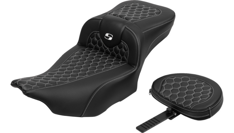 SADDLEMEN Roadsofa™ Extended Reach Seat - with Backrest - Honeycomb - White Stitch - Touring '23.5-'25