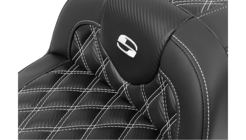 SADDLEMEN RoadSofa™ Seat - without Backrest - Carbon Fiber - Lattice Stitch - White Stitch - Touring '23.5-'25