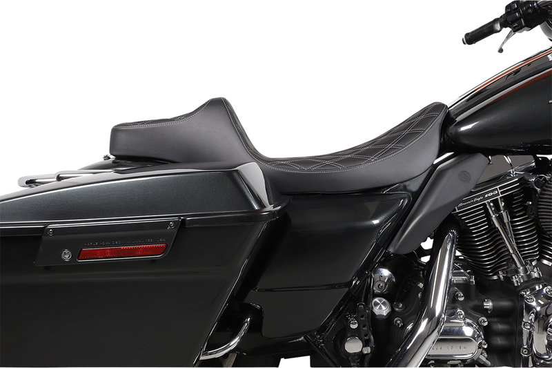 DRAG SPECIALTIES Extended Reach Predator III Seat - Double Diamond - Silver Stitching - Touring '99-'07