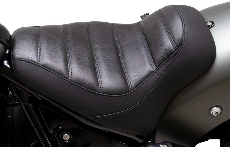 MUSTANG Runaround Seat - Solo - Black - Tuck-n-Roll - Chief '22-'24