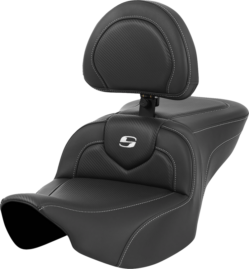 SADDLEMEN Roadsofa™ Seat - Carbon Fiber - Silver Stitch/Silver Logo - with Backrest - Touring '23.5-'25
