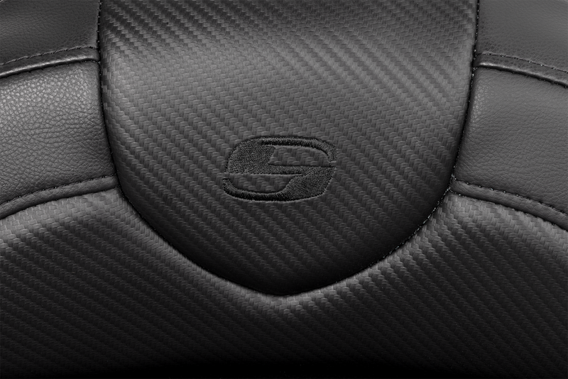 SADDLEMEN Roadsofa™ Seat - with Backrest - Carbon Fiber - Black Stitch - Touring '08-'24