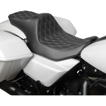 DRAG SPECIALTIES Predator III Seat - Double Diamond with Silver Stitching - Touring '23.5-'24