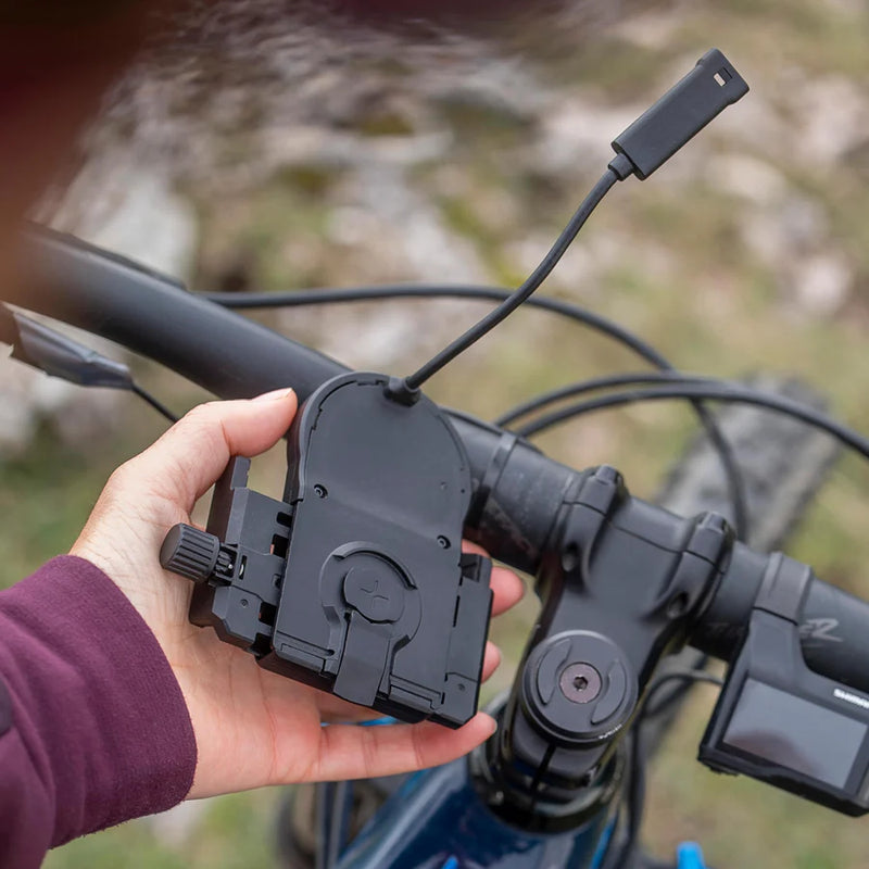 SP CONNECT SPC+ Universal Phone Clamp - Charging