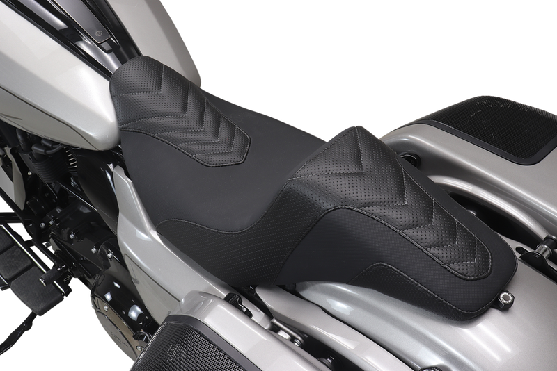 MUSTANG Signature Series Squareback™ Seat - Gripper Vinyl - Chevron - Gunmetal Stitch - FLH/FLT '23-'25 76324GM