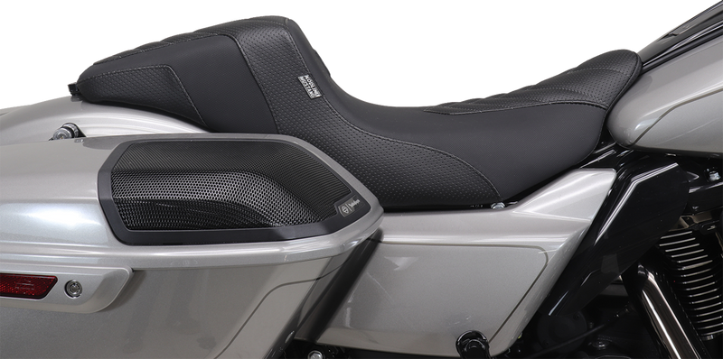 MUSTANG Signature Series Squareback™ Seat - Gripper Vinyl - Chevron - Gunmetal Stitch - FLH/FLT '23-'25 76324GM