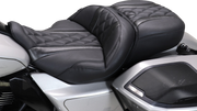 MUSTANG Deluxe One-Piece, 2-Up Seat - Diamond - Black Stitch - FLT/FLH '23-'25 89411