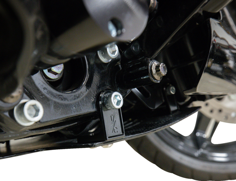 THRASHIN SUPPLY CO. Skid Plate - Carbon Fiber/Forged - With Black Brackets - FLHX/FLTRX TSC-3035-1