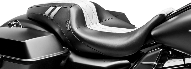 LE PERA Outcast GT Seat - Full-Length - w/o Backrest - Black Double Diamond w/White Inlay - Touring '08-'23