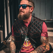 The Men's Diamond Stitch Club Vest by Unik Premium combines sophisticated design with practical features.