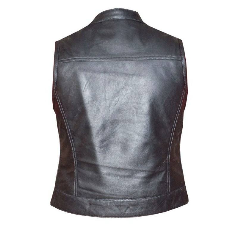  Derringer features lambskin leather construction, four exterior pockets, two inside concealed carry pockets