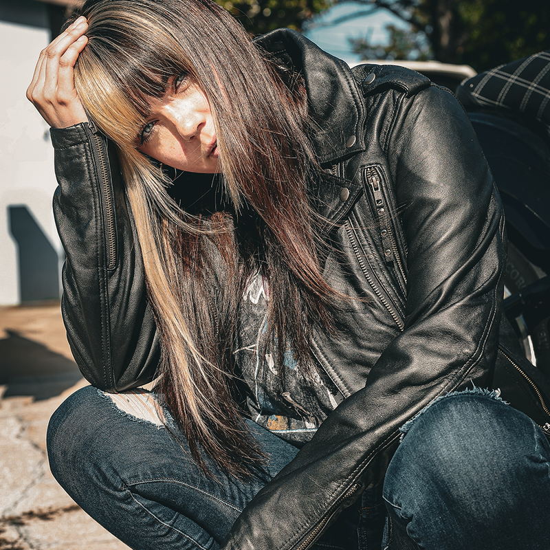  Crafted from luxurious lambskin leather in classic black, this jacket combines a modern hoody design with premium features for comfort, protection, and practicality.