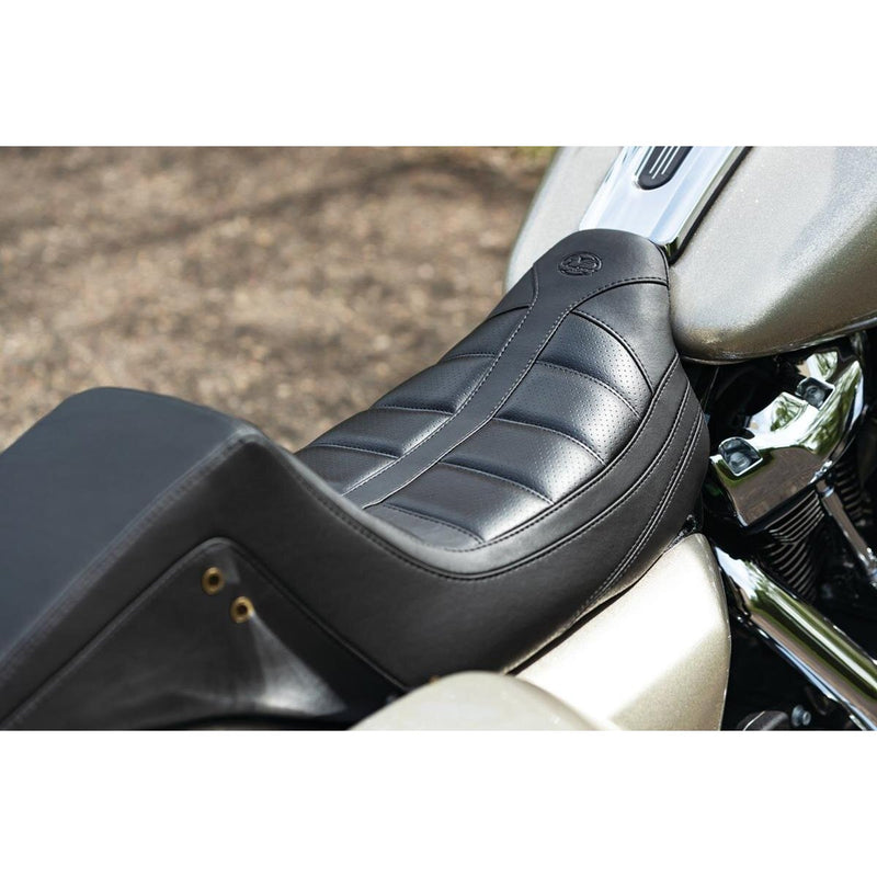 MUSTANG Squareback One-Piece Seat - Tuck and Roll - Black w/ Black Stitching - Touring '08-'21