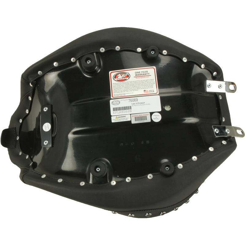 MUSTANG Wide Super Solo Seat - Black Pearl-Centered Studs - Black - Touring '08-21