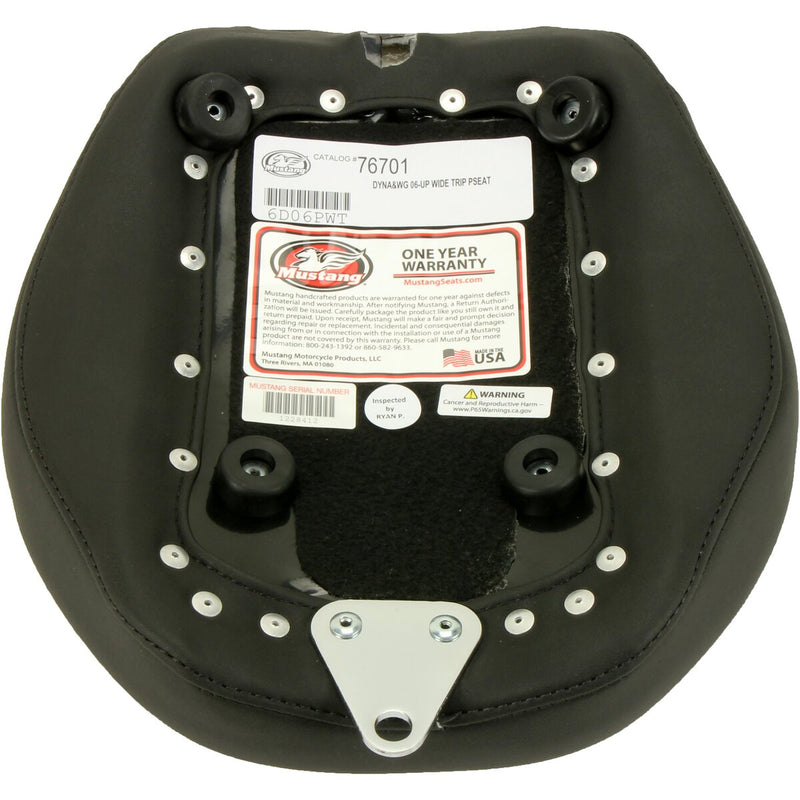 MUSTANG Wide Tripper™ Forward Passenger Seat - Dyna '06-'17