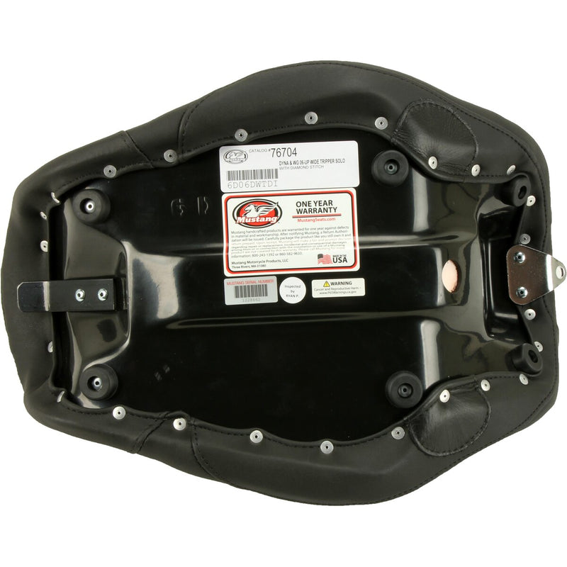 MUSTANG Wide Tripper™ Solo Seat - Diamond Stitch - Black - Dyna '06-'17