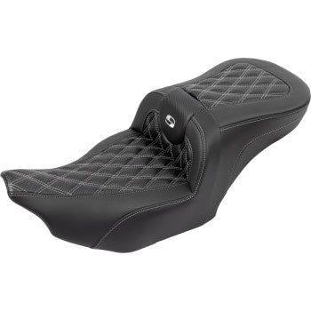 SADDLEMEN RoadSofa™ Seat - with Backrest - Carbon Fiber - Lattice Stitch - Silver Stitch - Touring '23.5-UP