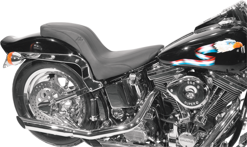 MUSTANG Day Tripper One-Piece 2-Up Seat - Softail '06-'17
