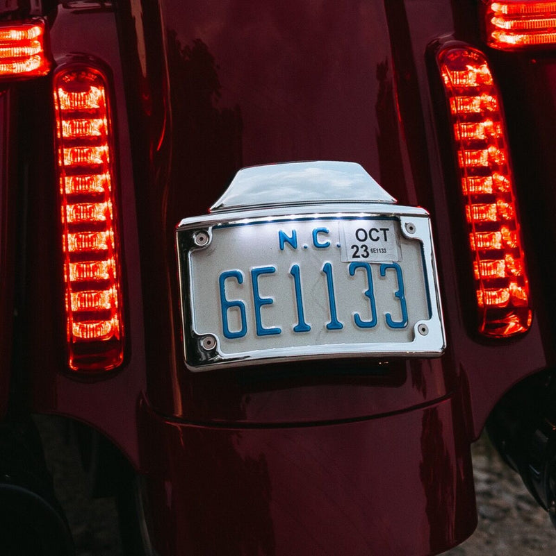 CUSTOM DYNAMICS Radius LED License Plate Frame for CVO™ - Chrome