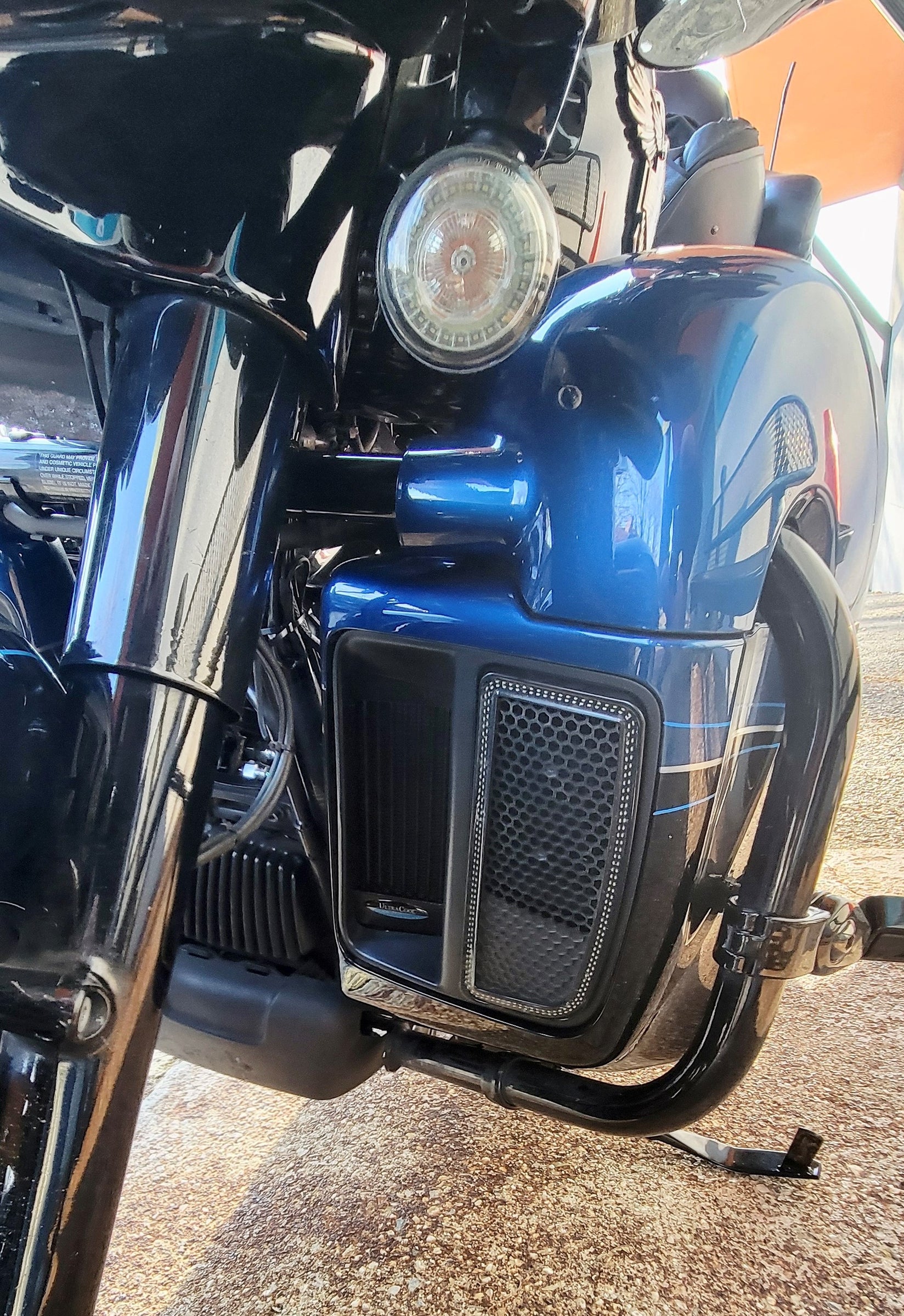 ULTRACOOL Lower Fairing Mount Oil Cooler Kit - Gloss Black - M8 Tourin ...