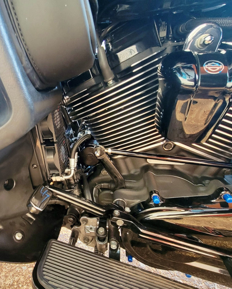 ULTRACOOL Lower Fairing Mount Oil Cooler Kit - Gloss Black - M8 Touring/Trike '17-'25 (With Lowers Fairings)