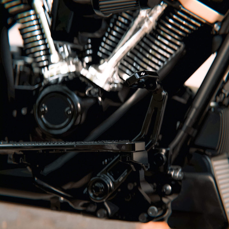 KRAUS MOTO Max Lean Foot Controls - Black Anodized - Touring '17-'25