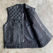 The Men's Diamond Stitch Club Vest by Unik Premium combines sophisticated design with practical features. Made from cowhide leather with a diamond stitch pattern.
