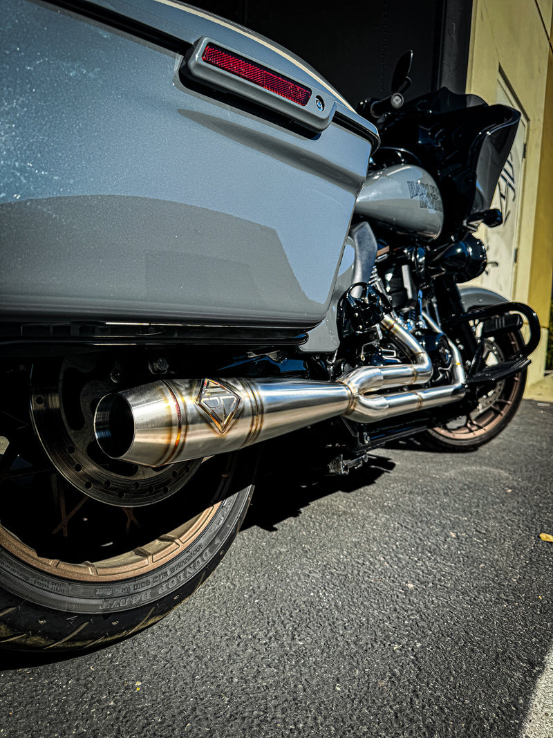 2017-2025 M8 BAGGER - MID LENGTH “ELSINORE”