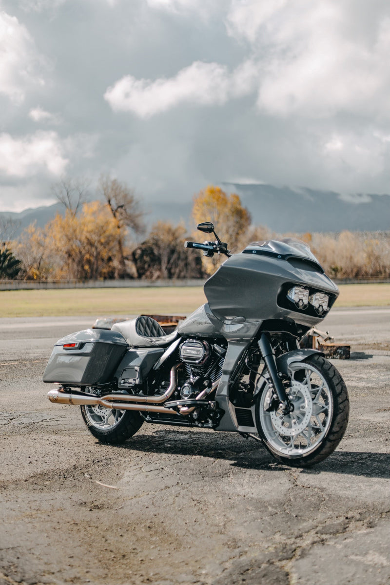 2017-2025 M8 BAGGER - FULL LENGTH "WORKS EDITION" TURNPIKE