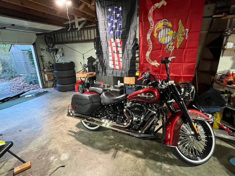 HARLEY SOFTAIL 2.5" RIGHT-SIDE STAGGERED TRUE-DUAL COMPLETE SYSTEM M8 ONLY