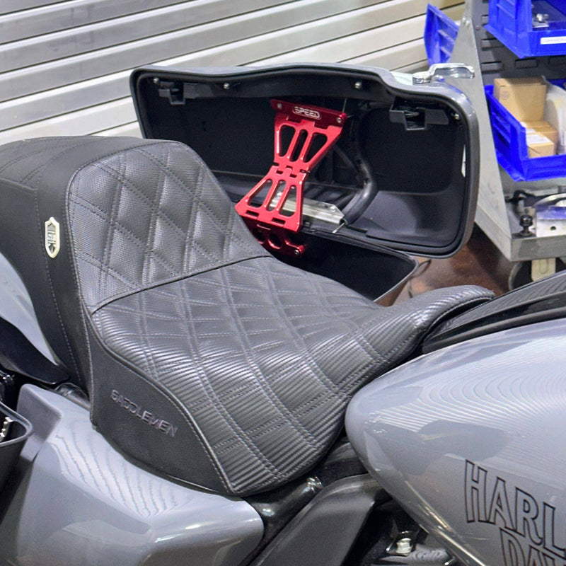 SPEED BY DESIGN No Drama Billet Lid Stoppers - Red  - Touring '14-'25