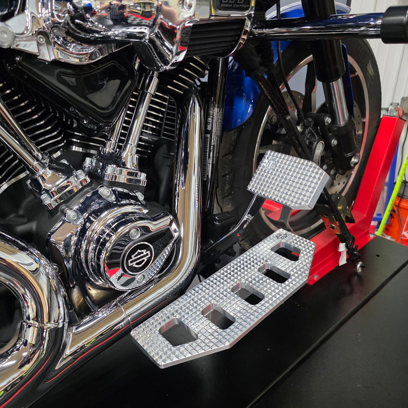 Genesis M8 Softail Rider Floorboards | Harley-Davidson