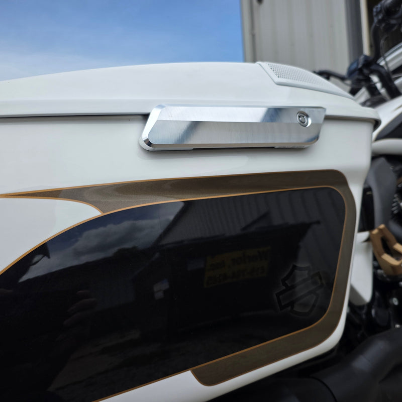 Lid Mount & Latch Cover Upgrade Kit | Harley-Davidson Touring